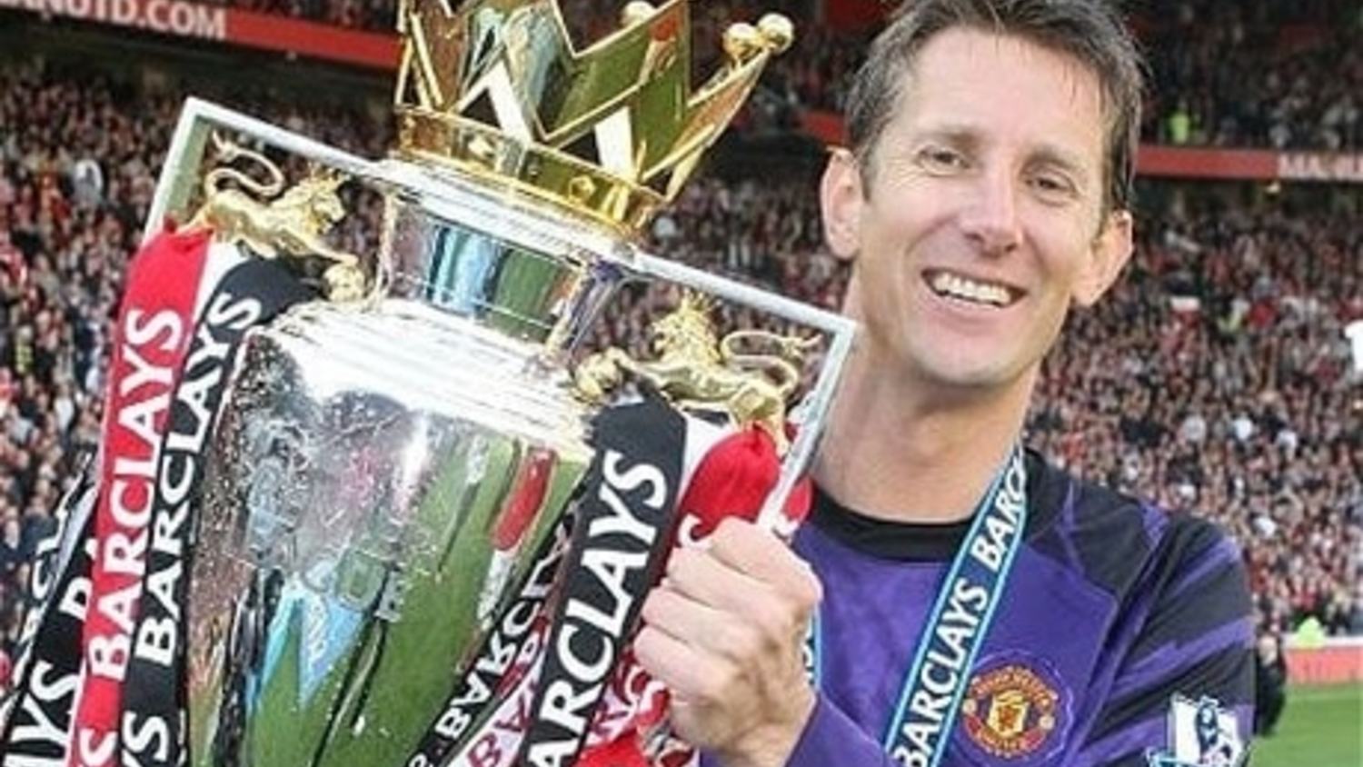 Edwin Van Der Sar is coming out of Retirement!