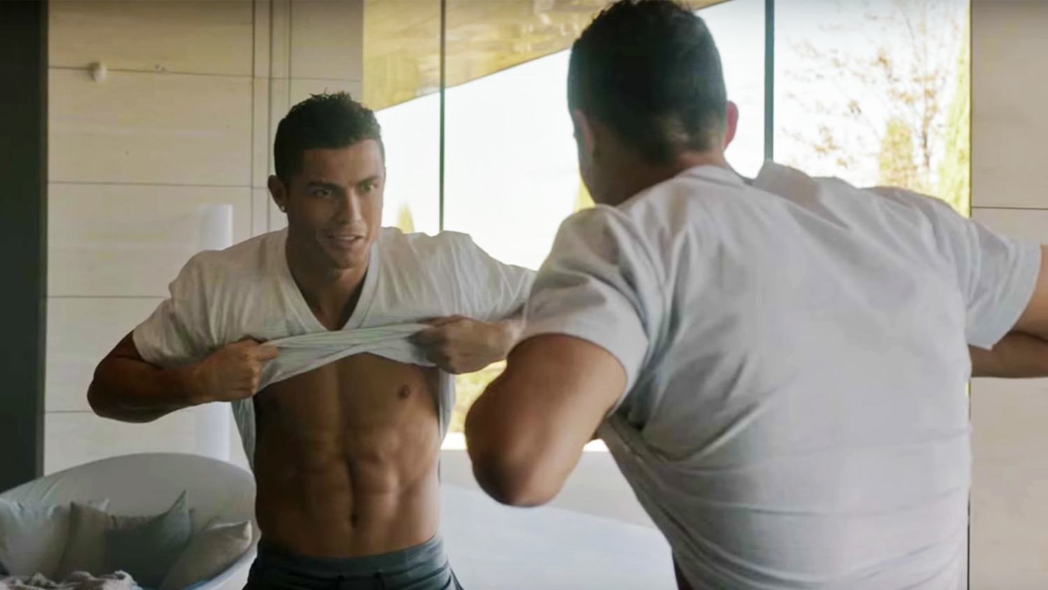 Ronaldo Stars in Amazing 'The Switch' Nike Advert