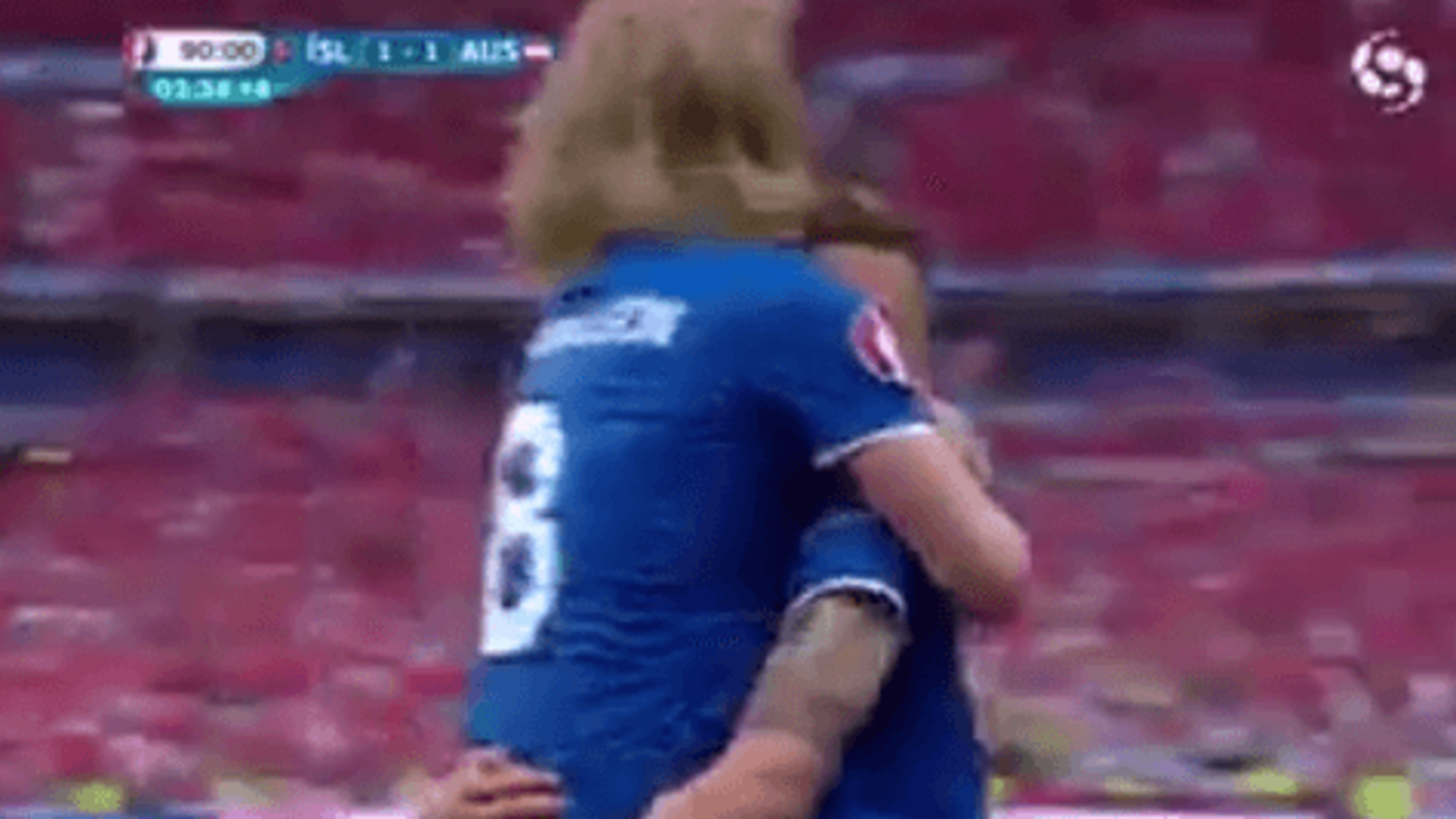 Icelandic Commentator Goes F*cking Mental As Traustason Scores