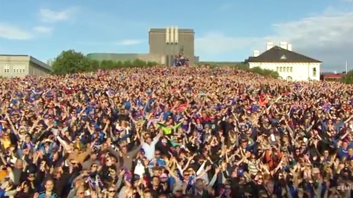 Iceland Team's Epic 'Viking Clap' Homecoming In Front of 30,000 Fans