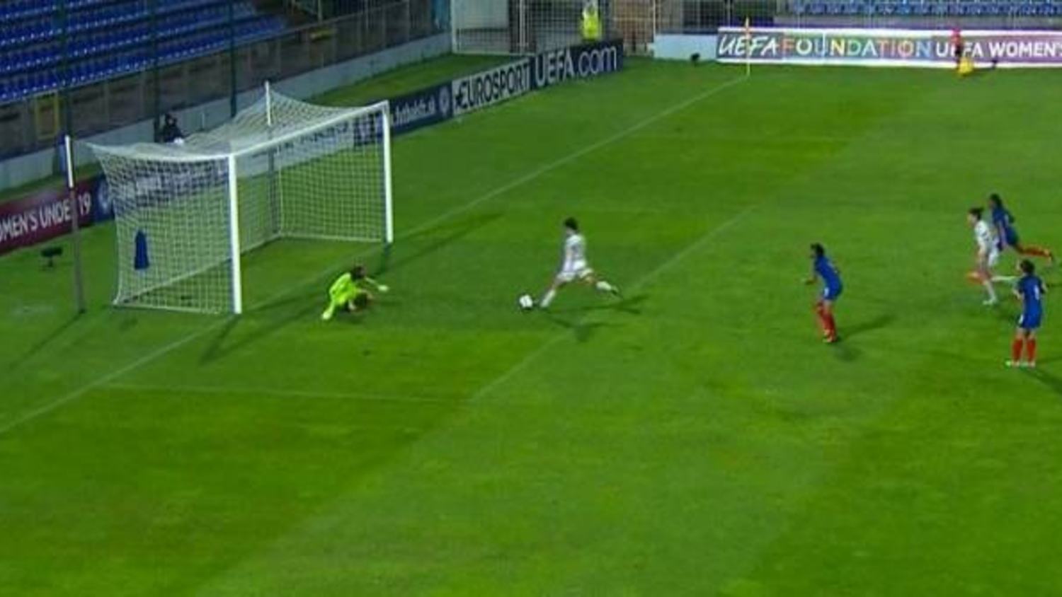Shocking Open Goal Miss In The Women's U19 Euro Final