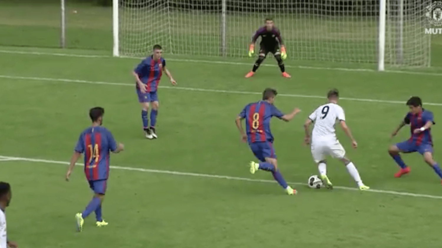 Man Utd's Callum Gribbin Scores Incredible Goal vs Barcelona