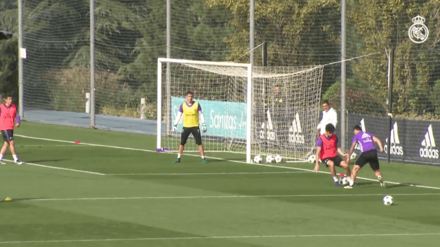 James Rodriguez's Elastico Nutmeg Goal at Real Madrid Training