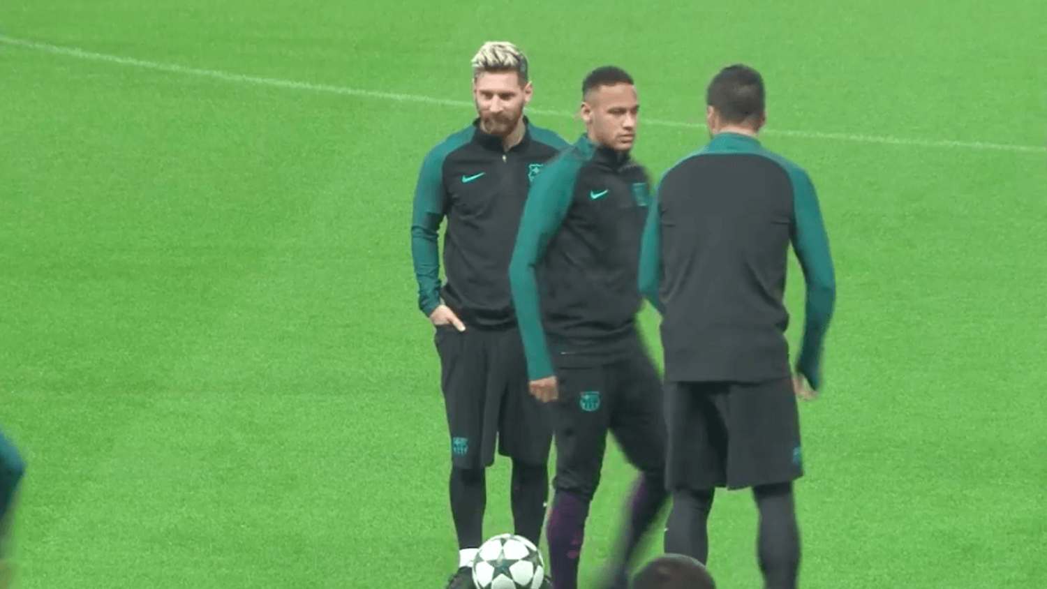 Neymar gets angry with Suarez after prank in training