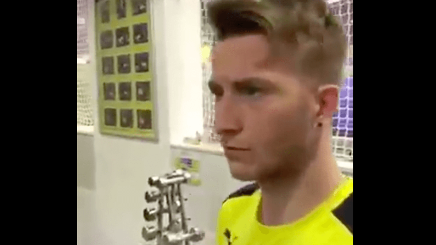 Dortmund Players Nail the Mannequin Challenge