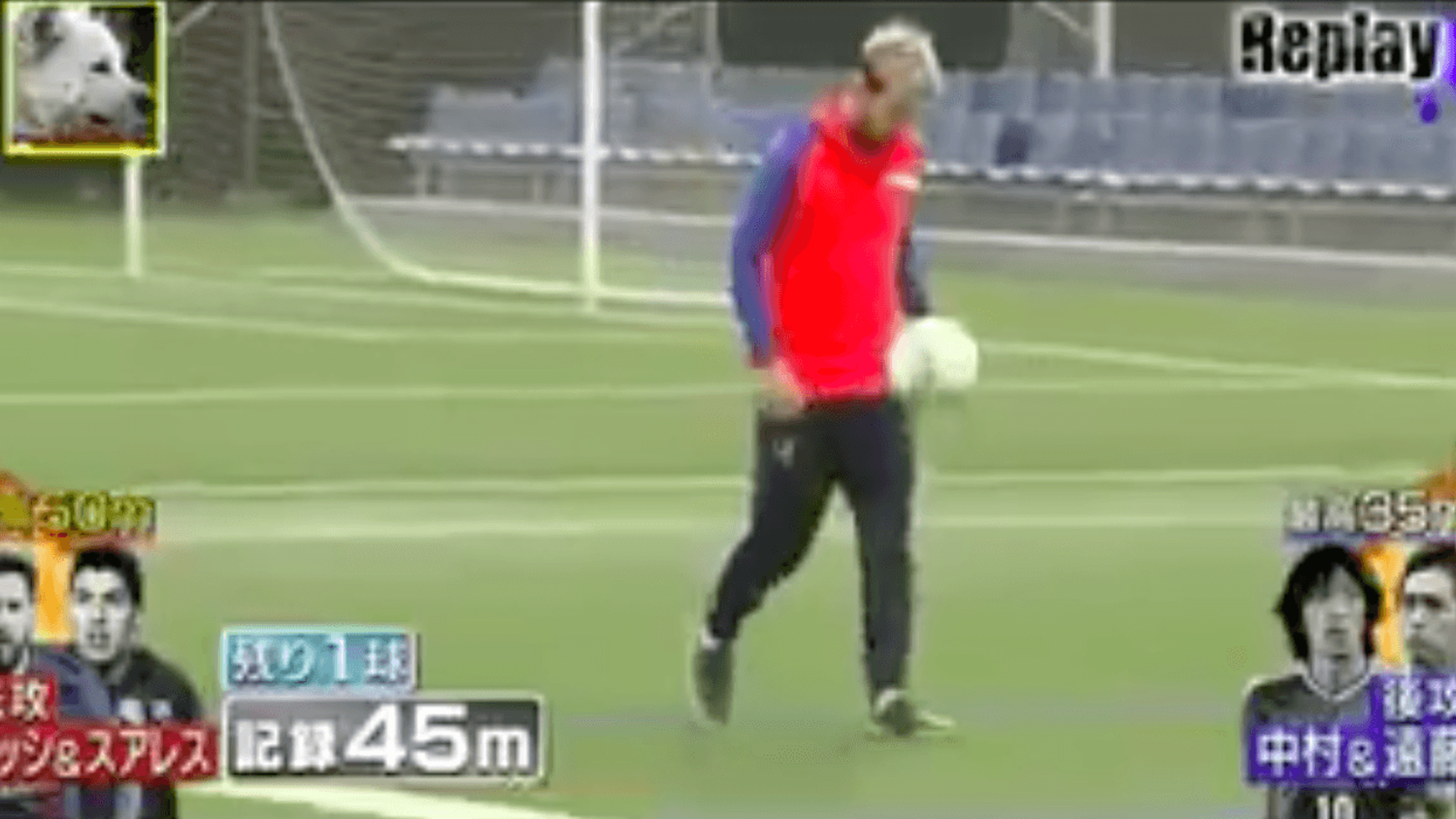 Suarez & Messi control 50 metre passes perfectly on Japanese TV